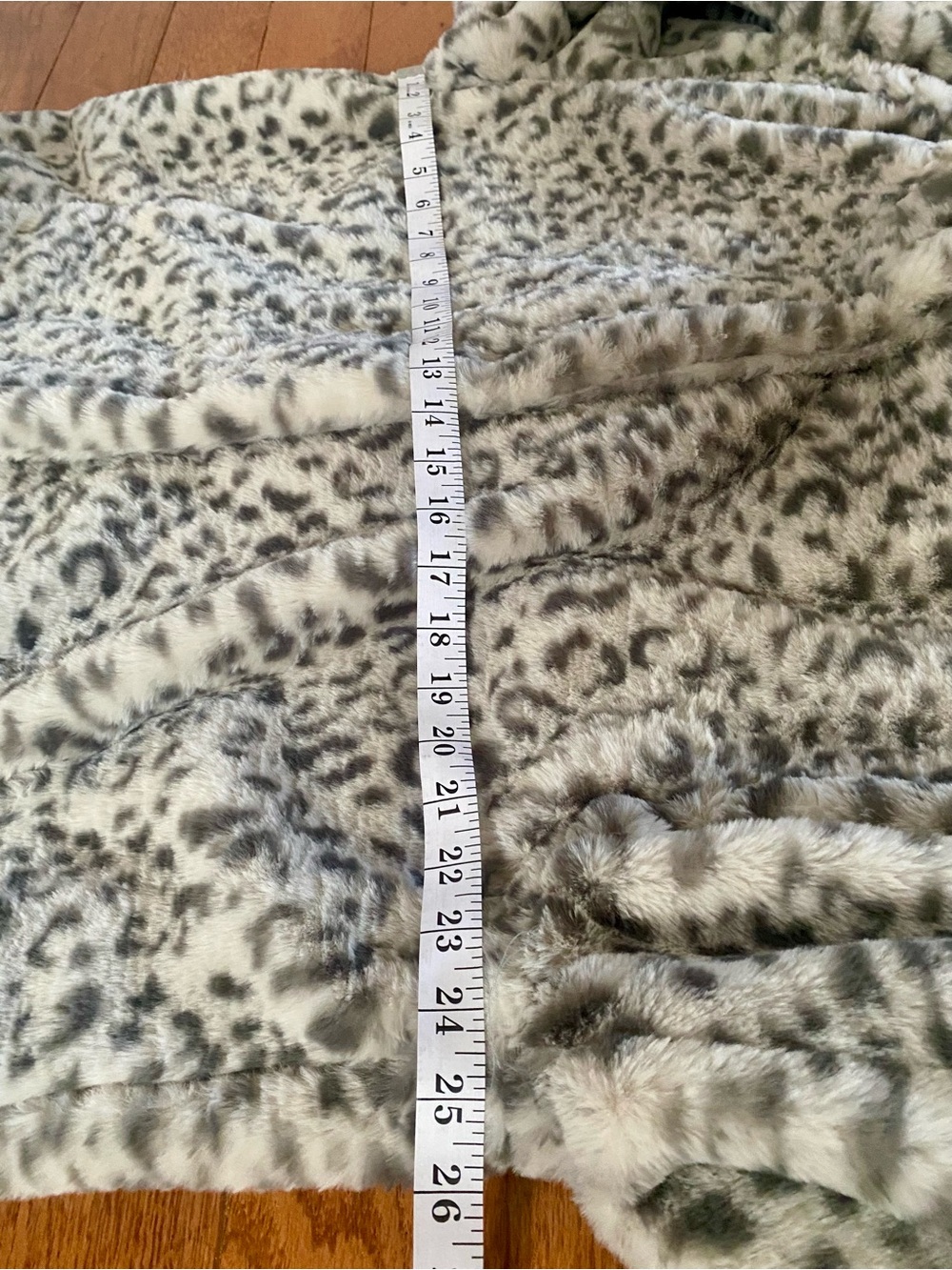 Kenneth Cole NWT Snow Leopard Faux Fur Coat Gray XL - Picture 9 of 16